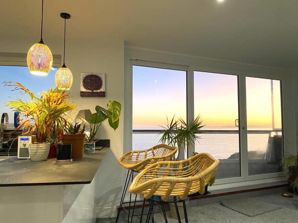 Appartement Stunning Sea View Two Double Bedroom - With Balcony - Opposite Beachfront Walk *